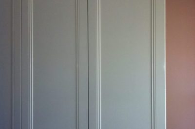 Hinged Heritage (2 panel) Recessed Polyurethane Painted Doors with Unit Top and Capping Mould