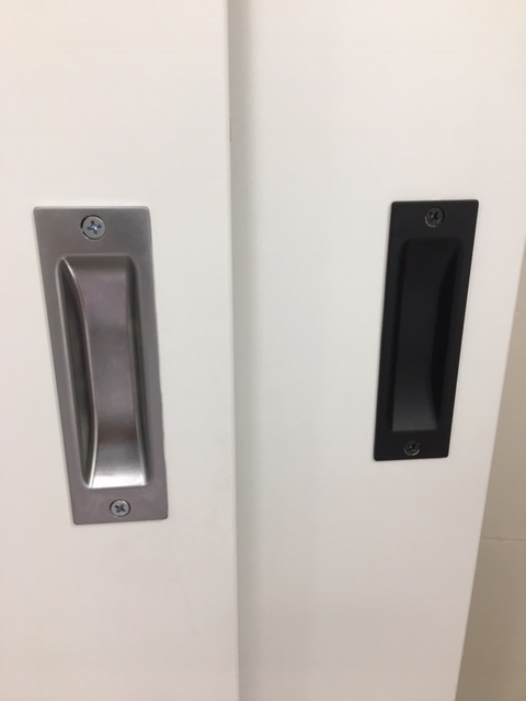 Chrome & Black Flush Pull