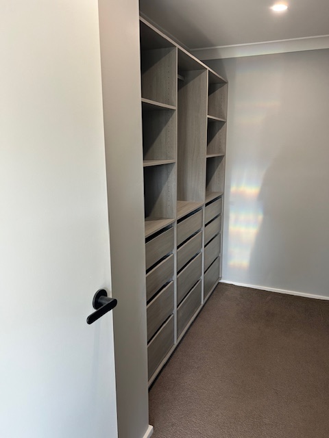 Coloured laminate WIR (with handleless drawers)