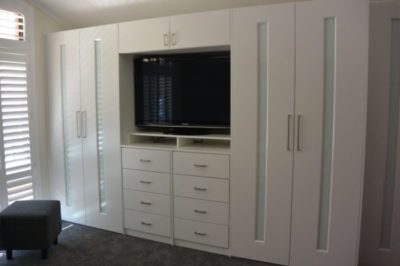 Hinged White Glass Custom Decor Polyurethane Doors with unit top and exposed drawers